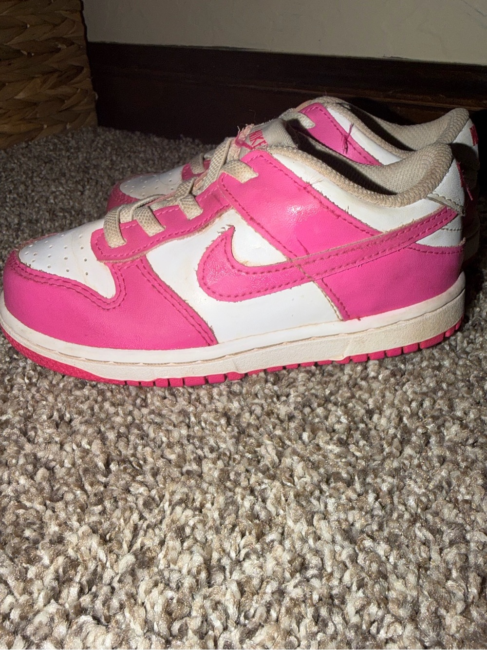 Nike Dunk Low "Laser Fuchsia size 10c